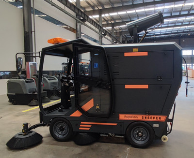 榮事達駕駛式掃地車 榮事達駕駛式掃地車.jpg