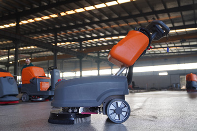 工廠車間使用榮事達手推式洗地機的優(yōu)勢 工廠車間使用榮事達手推式洗地機的優(yōu)勢.jpg