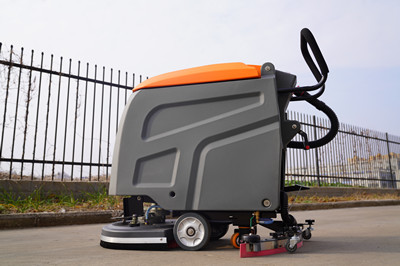 安全操作手推式洗地機很重要 安全操作手推式洗地機很重要.jpg