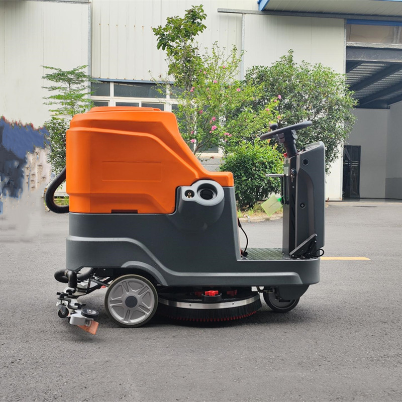 避開四大誤區(qū),選擇合適的駕駛式洗地機(jī) 避開四大誤區(qū),選擇合適的駕駛式洗地機(jī).jpg